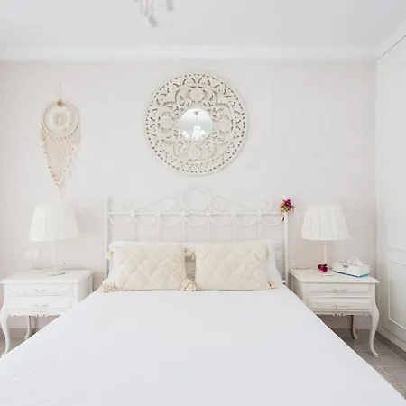 Eden Sunset Seaviews Апартаменти